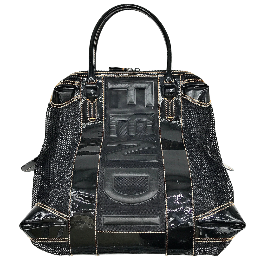 ヴィンテージ　FENDI FENDI Vintage Zip Tote in Black Zucchino Canvas Medium